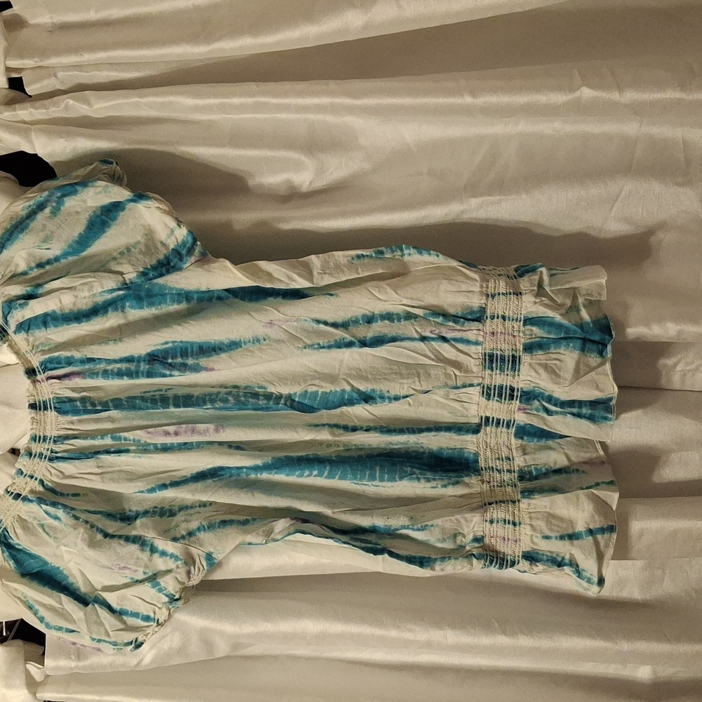 Relativity patterned top Lg❤❤️❤️❤️ - Picture 8 of 8